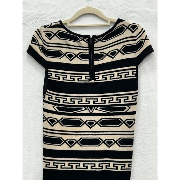 Alice + Olivia Black & Cream Aztec Darby Drop Waist Knit Sweater Dress Size S - Picture 5 of 10
